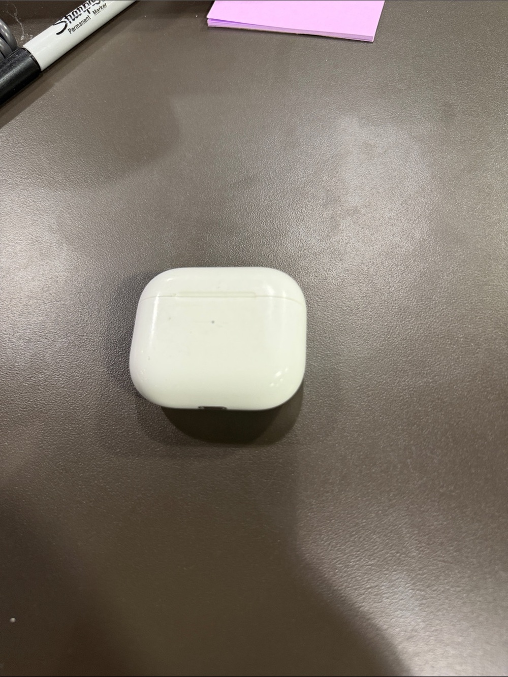 Apple White Earbuds Charging Case